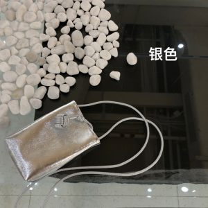 银色
