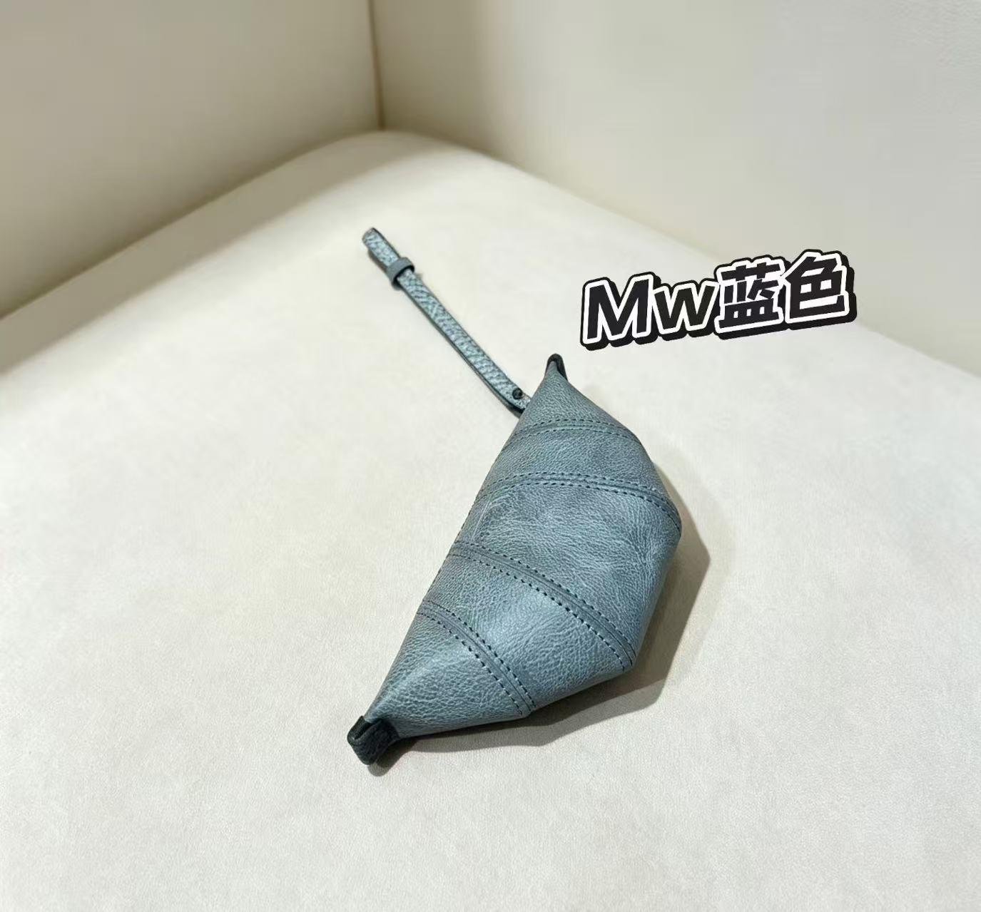 蓝色